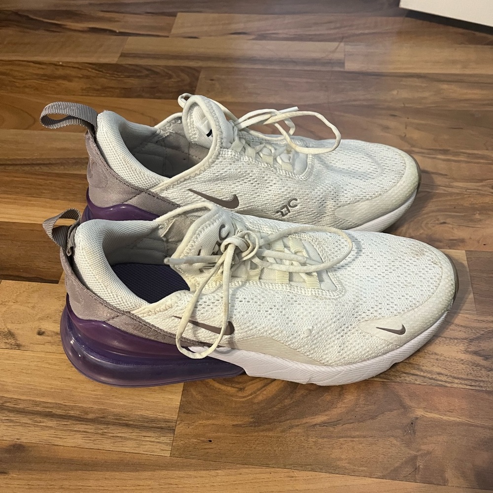 Women’s Nike 270s!!!